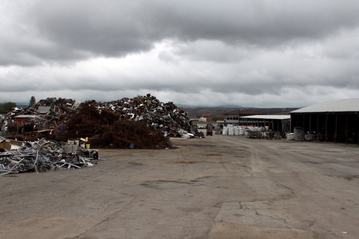 Living from scrap material