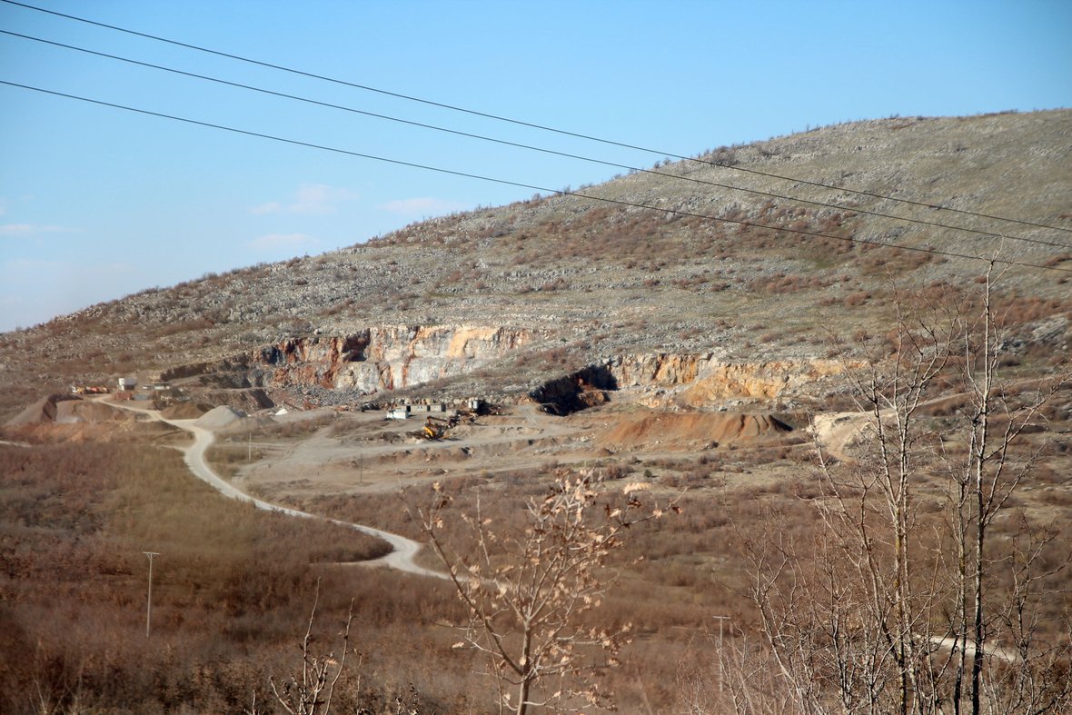 Pasojat në mjedis nga nxjerrja e zhavorrit dhe gurëve