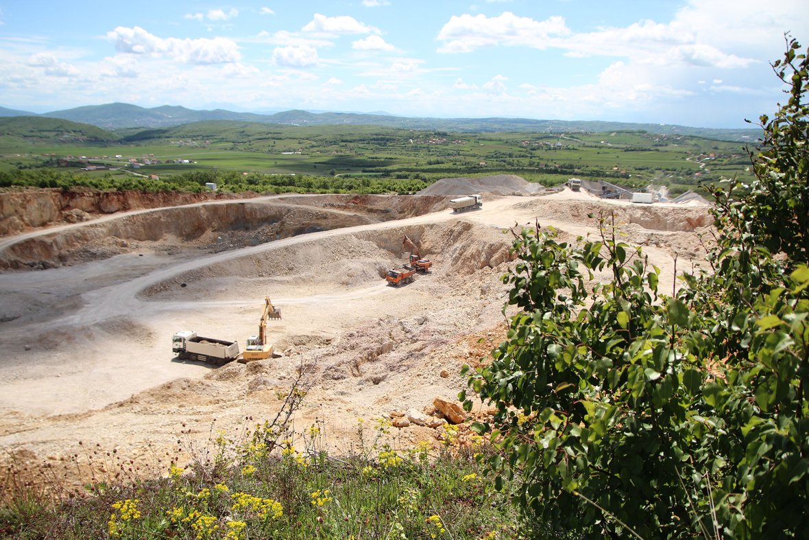 Pasojat në mjedis nga nxjerrja e zhavorrit dhe gurëve